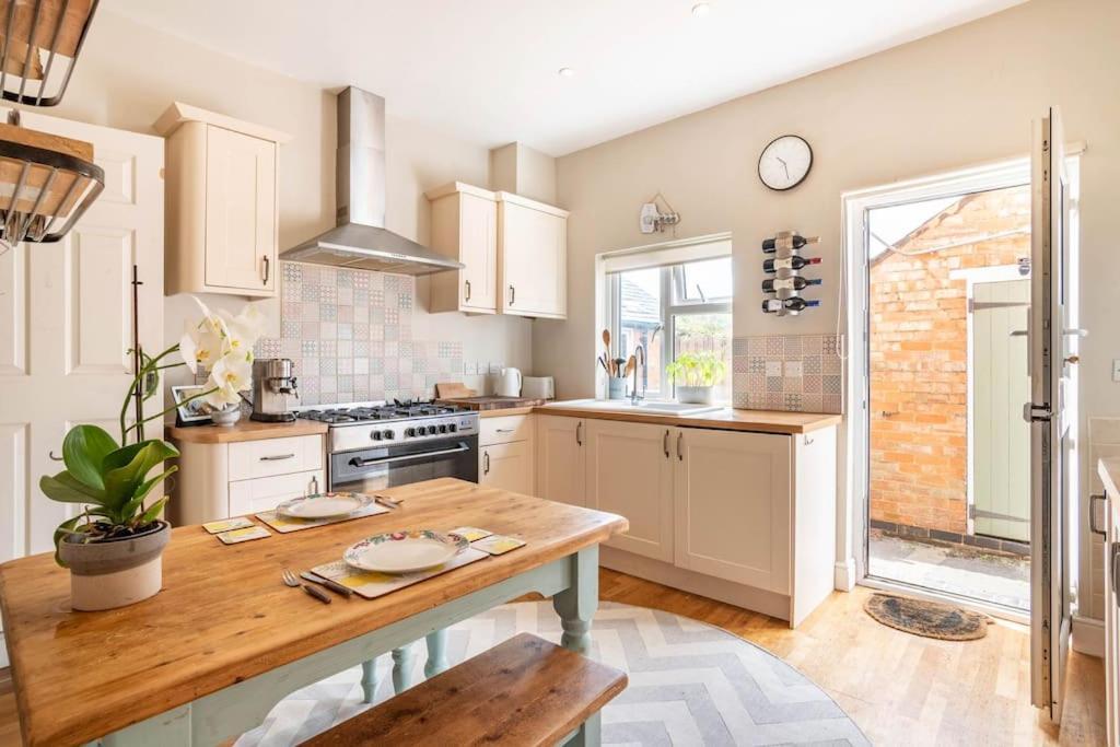 Duck Terrace With Gym Duckling Stays Kibworth Harcourt Bagian luar foto
